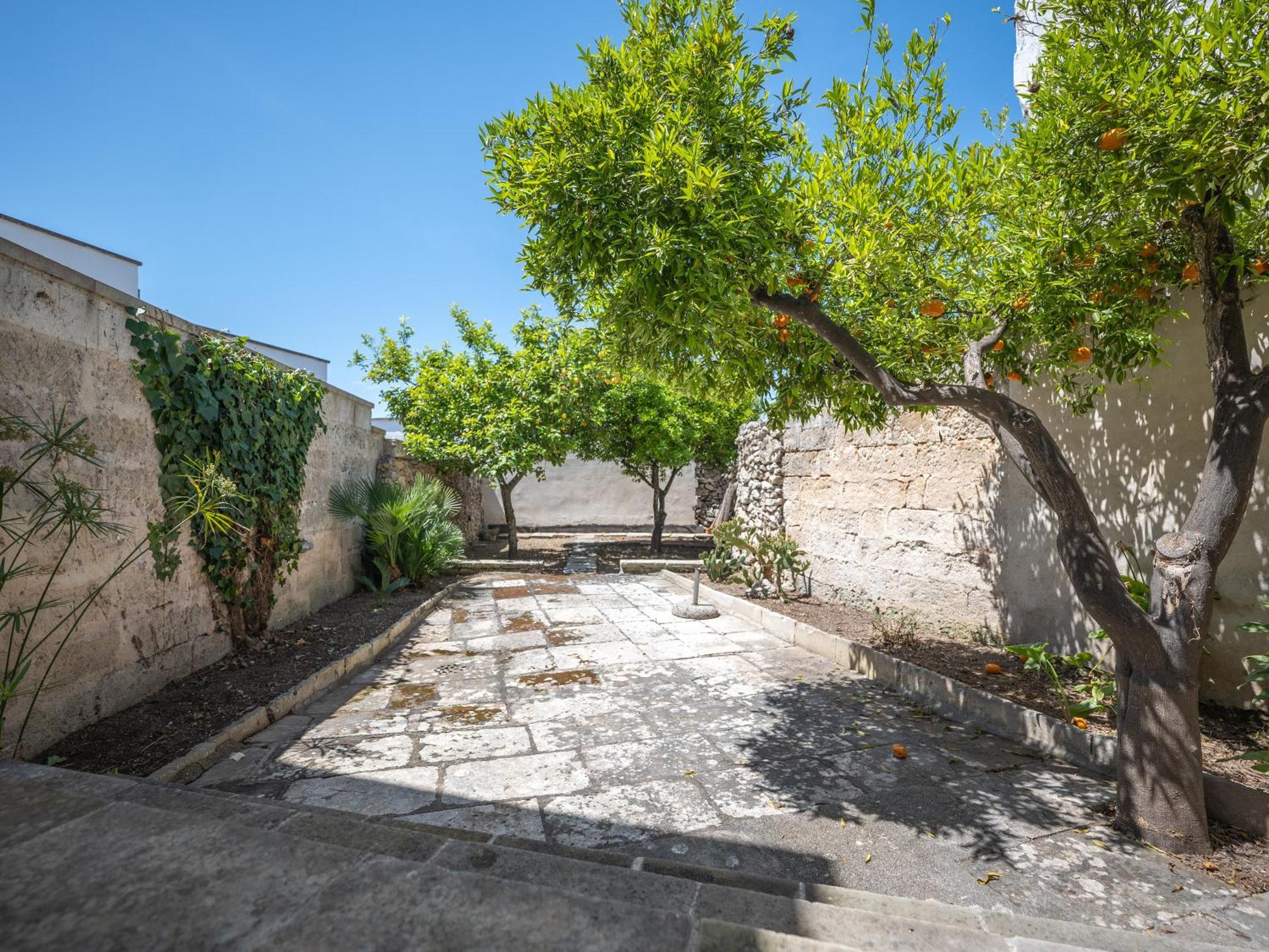 Le Tre Dimore Historic Homes Borgagne Exterior photo